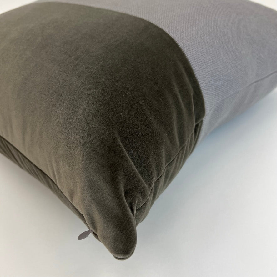 Bennett Square in Ash Slubby & Eclipse Cordoba (Limited)