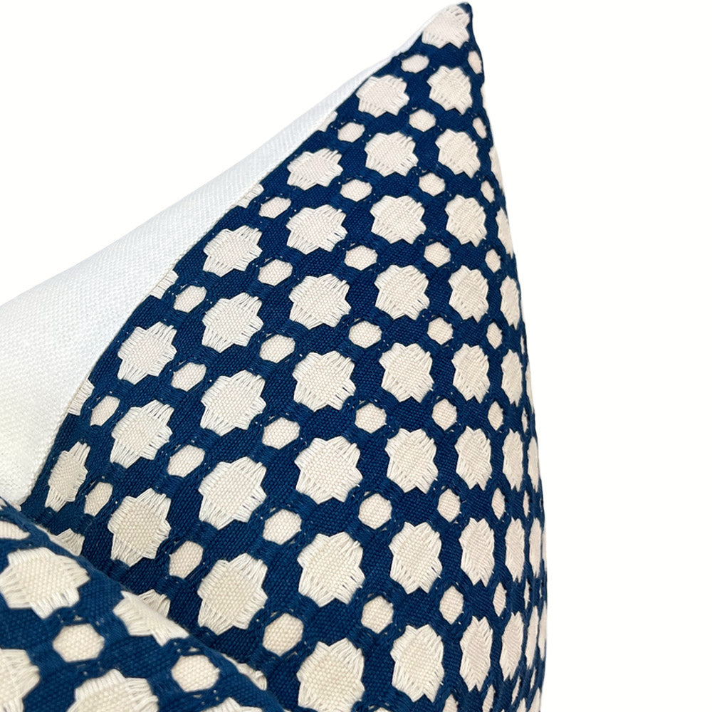 Betwixt Indigo/Ivory Pillow Cover | Close up view